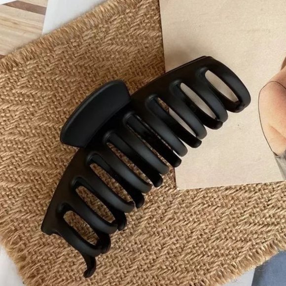 ELLIOT HAIR JAW - Picture 1 of 2